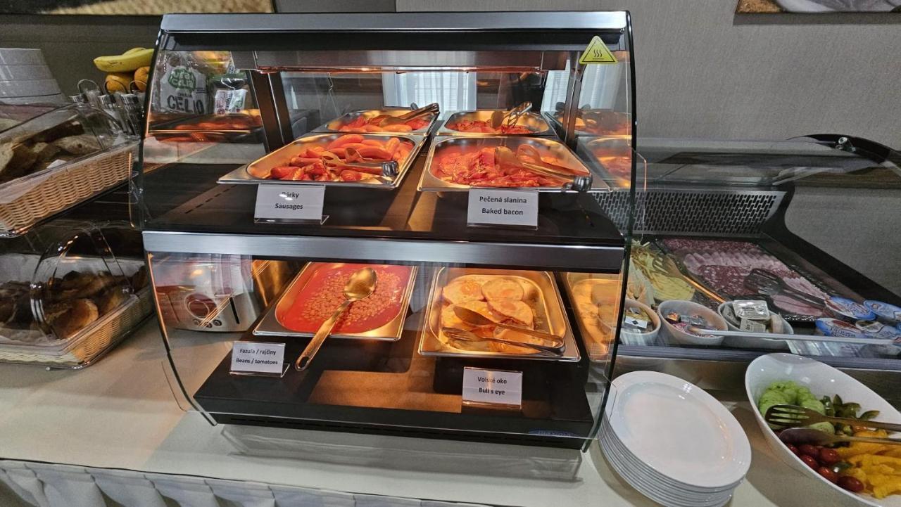 伯拉第斯拉瓦布鲁酒店 酒店 3*